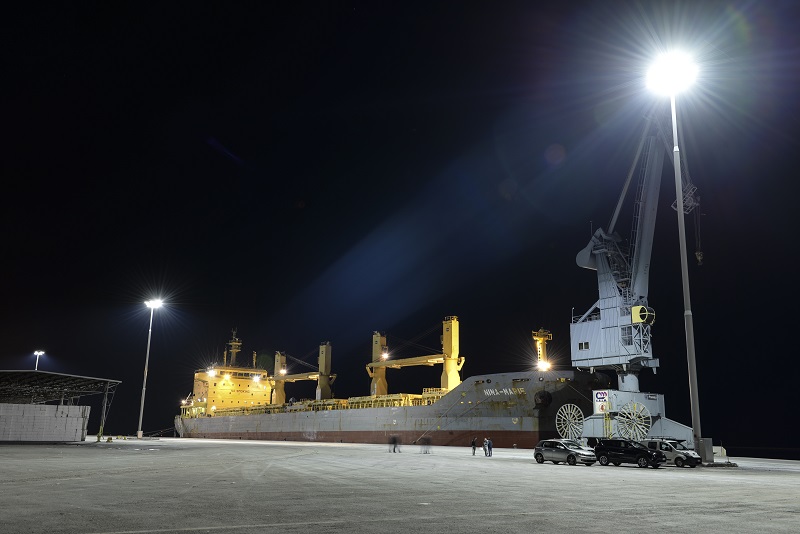 Ultimata l’ultima fase di straordinaria manutenzione intervenendo su  tre torri faro a servizio di 400 metri di banchina del Porto di Monfalcone.